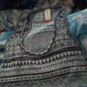 Sleeveless No Boundaries Black and White Top